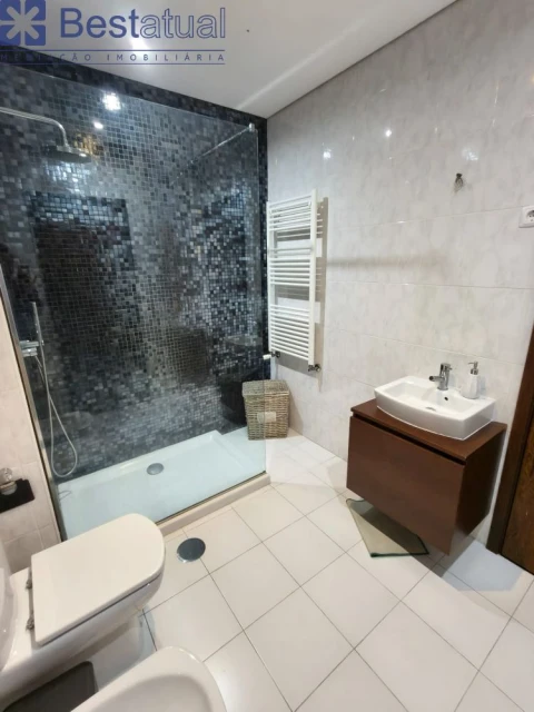 Apartamento T4 para Venda em Vila Nova de Famalicão e Calendário