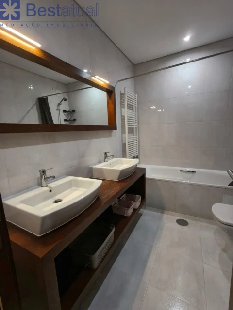 Apartamento T4 para Venda em Vila Nova de Famalicão e Calendário