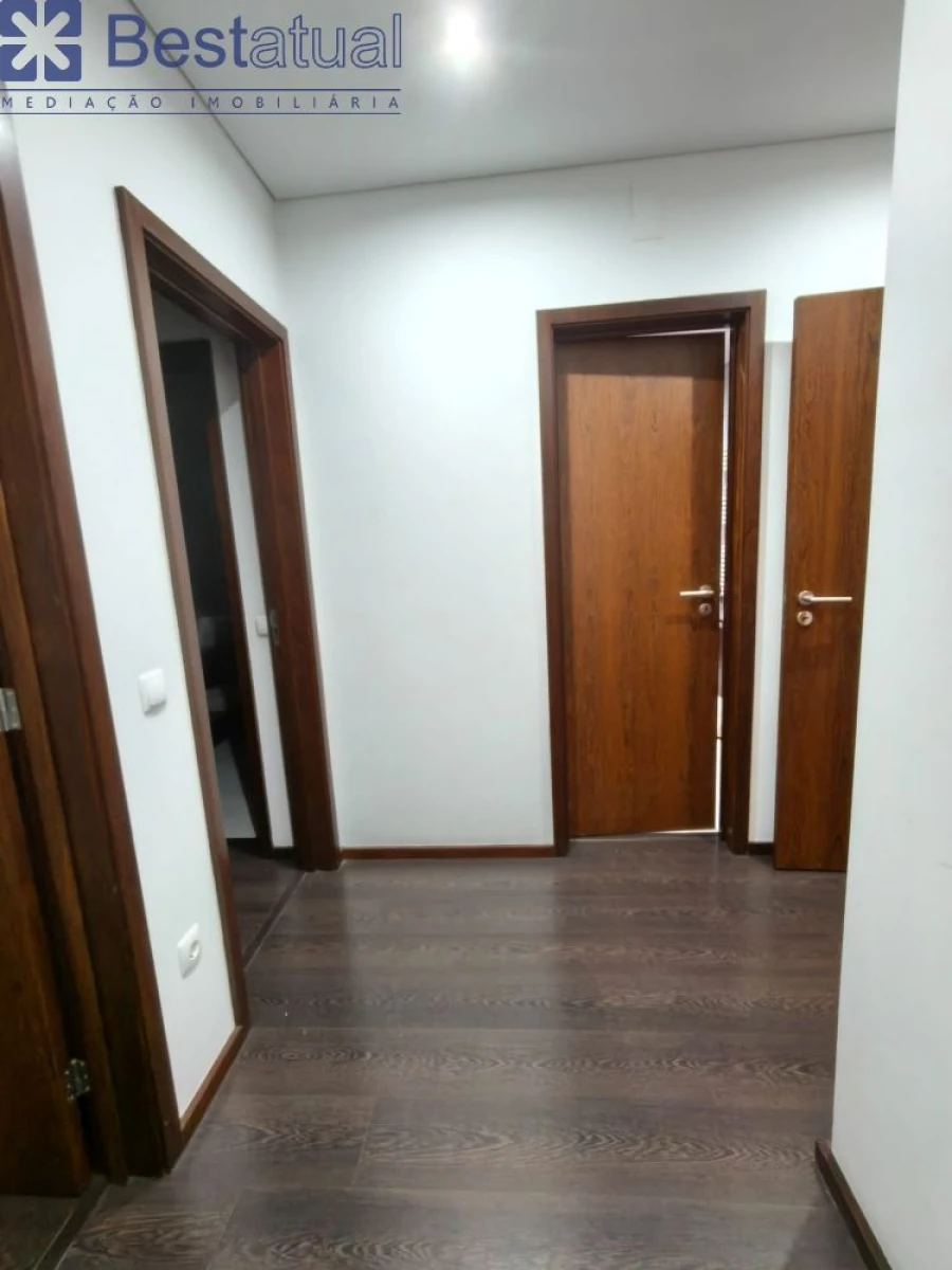 Apartamento T4 para Venda em Vila Nova de Famalicão e Calendário Foto 34