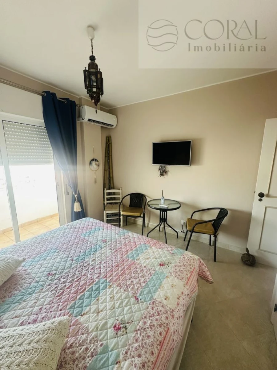 Apartamento T1 para Venda em Quarteira Foto 3