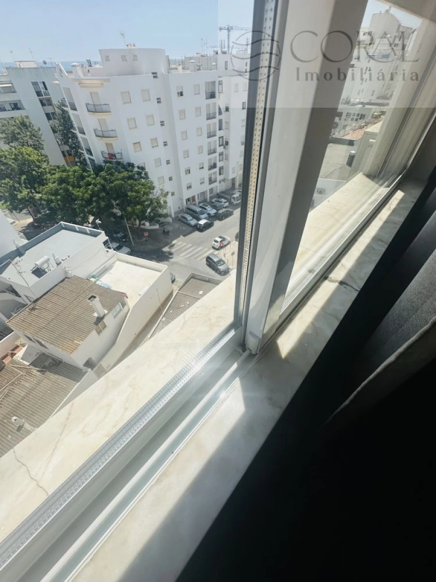 Apartamento T1 para Venda em Quarteira Foto 19