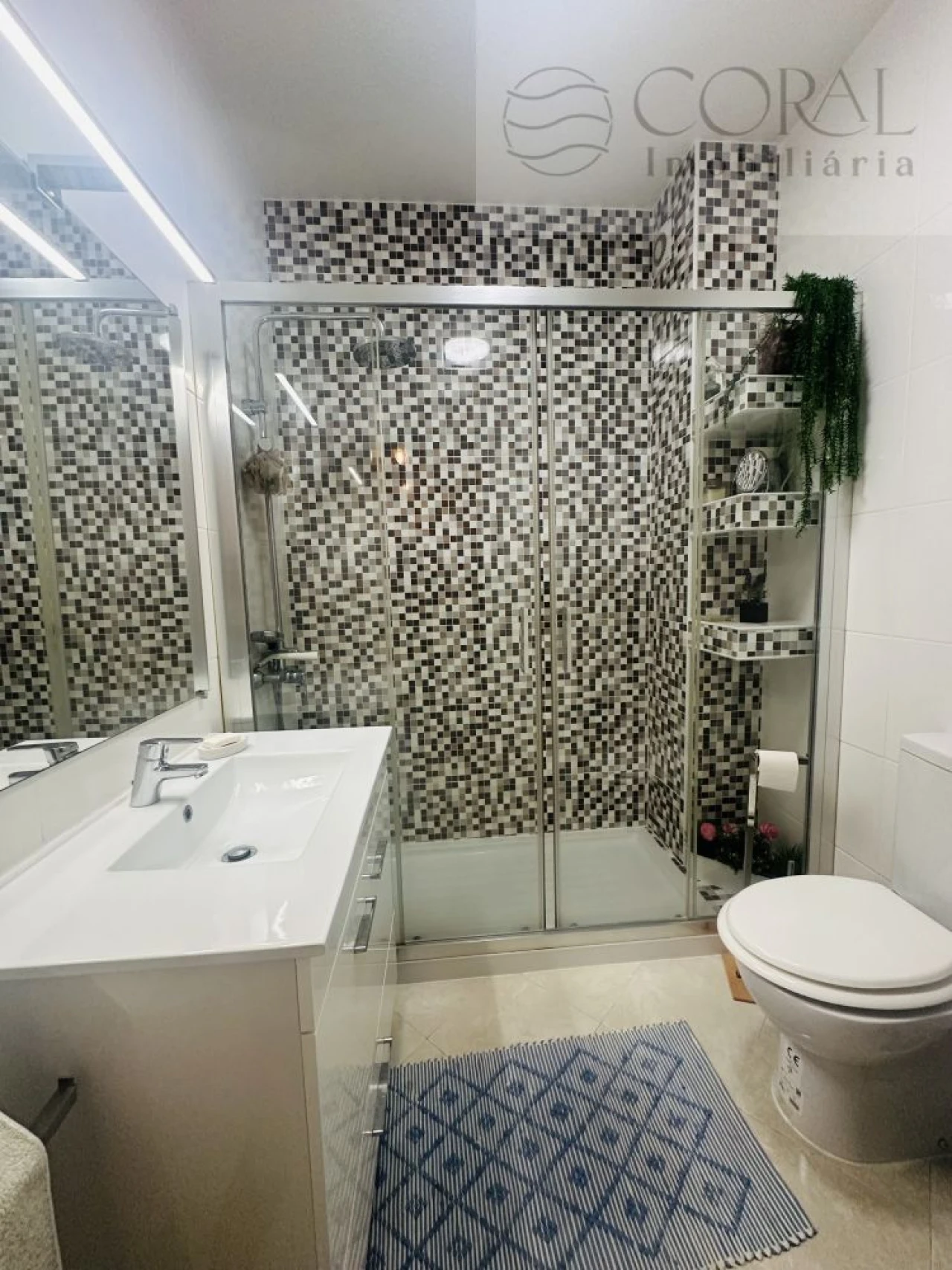 Apartamento T1 para Venda em Quarteira Foto 9
