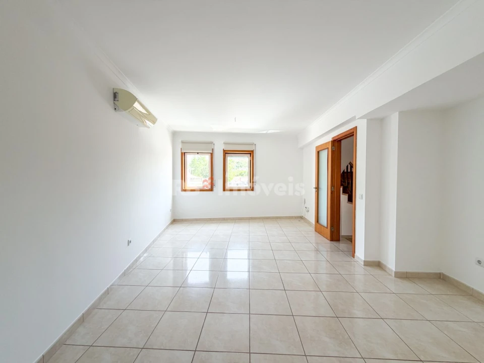 Moradia T3 para Venda em Vila Nova da Barquinha Foto 1