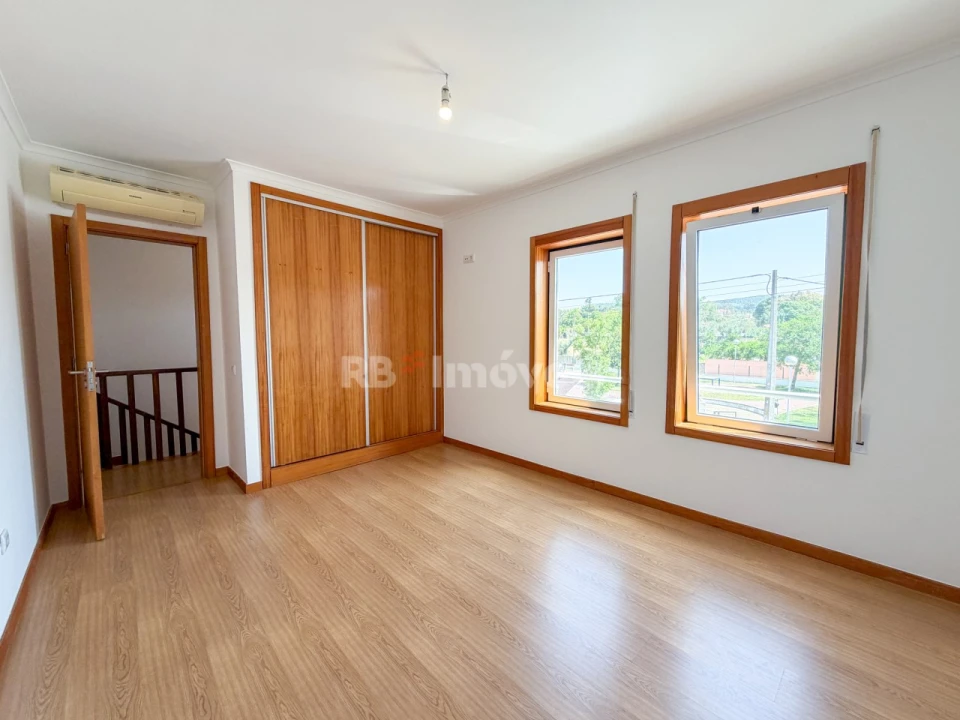 Moradia T3 para Venda em Vila Nova da Barquinha Foto 4