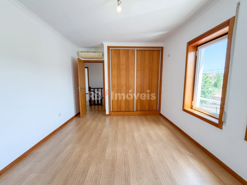 Moradia T3 para Venda em Vila Nova da Barquinha Foto 36