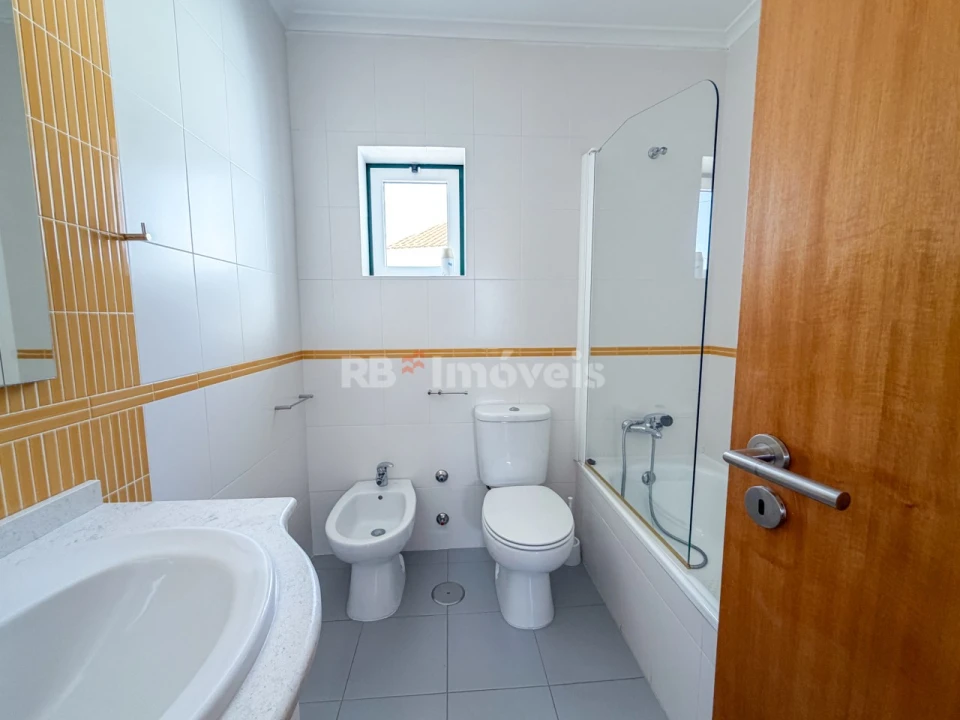 Moradia T3 para Venda em Vila Nova da Barquinha Foto 38