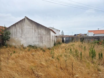 Moradia T2 para Venda em Santa Maria, São Pedro e Sobral da Lagoa