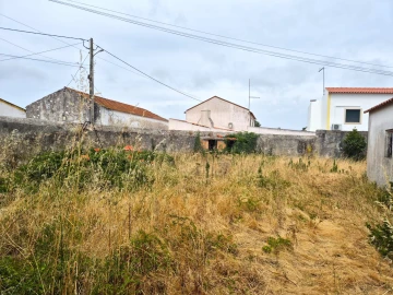 Moradia T2 para Venda em Santa Maria, São Pedro e Sobral da Lagoa