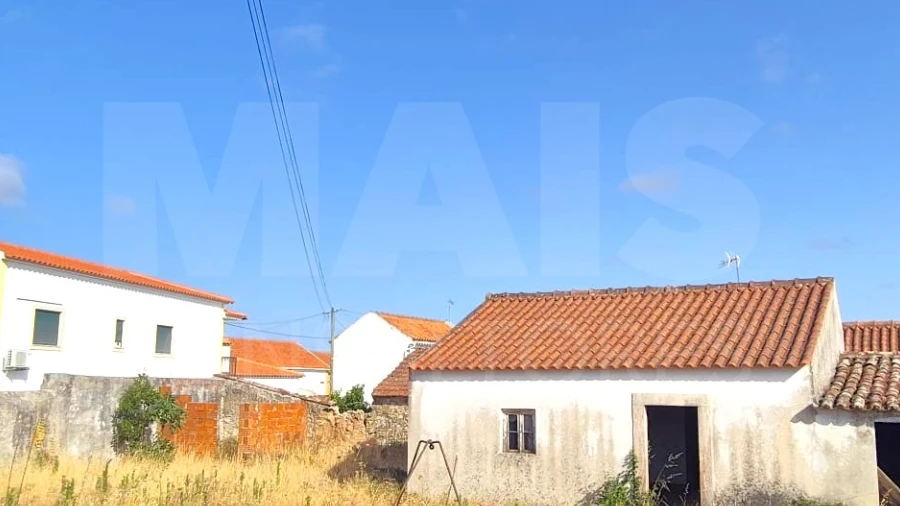Moradia T2 para Venda em Santa Maria, São Pedro e Sobral da Lagoa