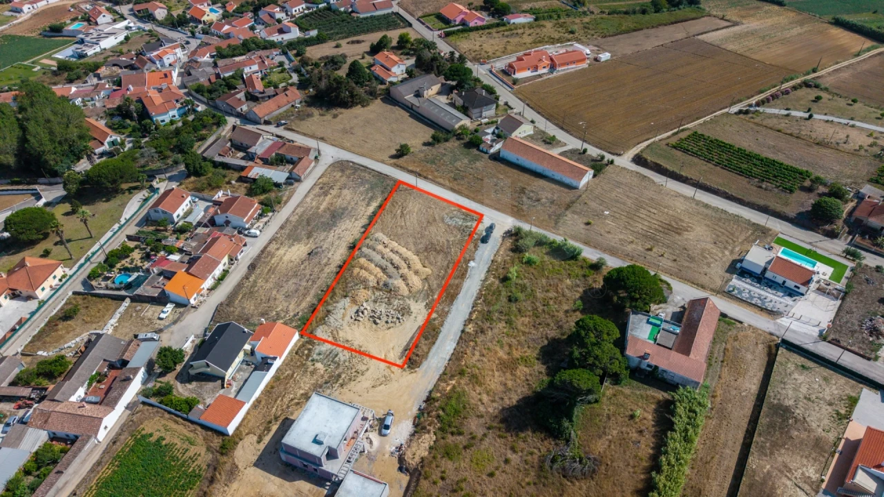 Moradia T4 para Venda em Reguengo Grande Foto 11