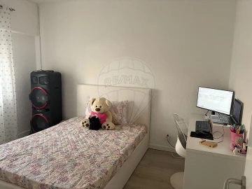 Apartamento T2 para Venda em Camarate, Unhos e Apelação