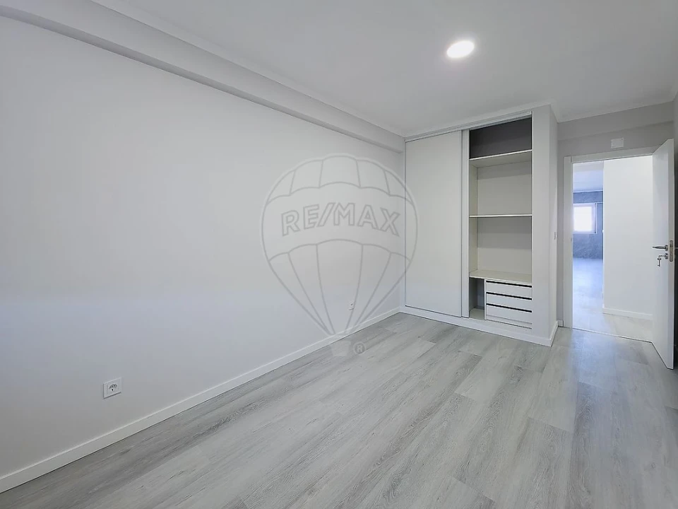 Apartamento T4 para Venda em Amora Foto 15