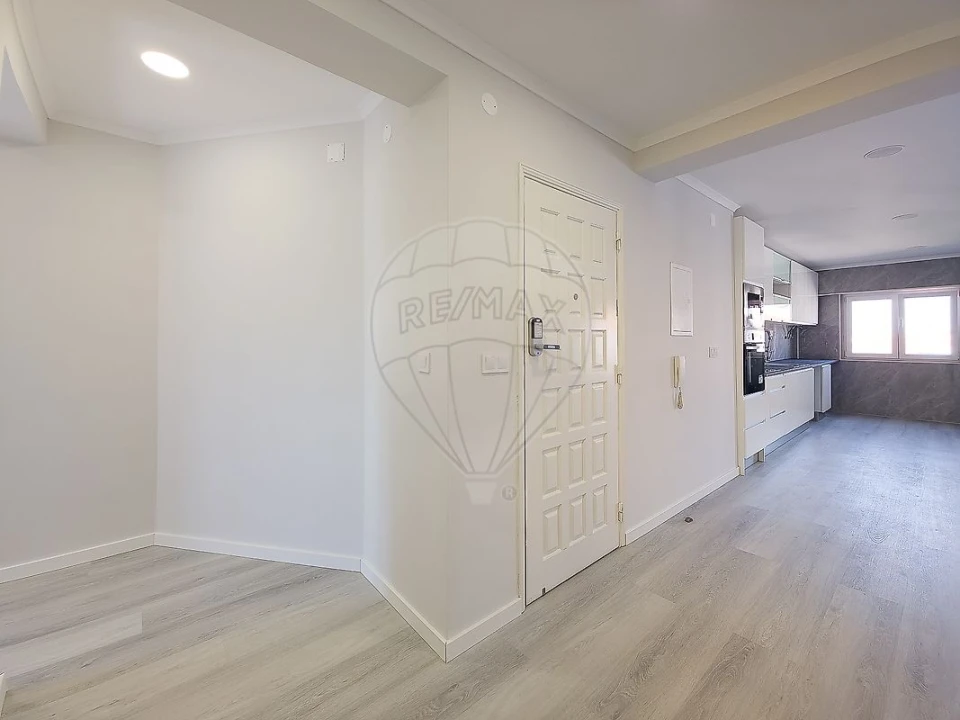 Apartamento T4 para Venda em Amora Foto 14