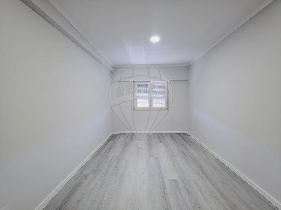Apartamento T4 para Venda em Amora Foto 25