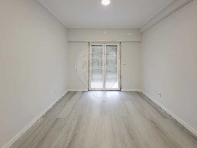 Apartamento T4 para Venda em Amora Foto 8