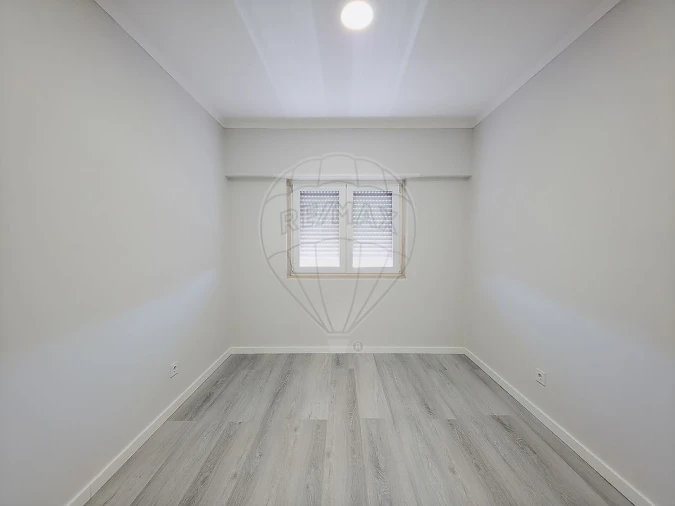 Apartamento T4 para Venda em Amora Foto 12