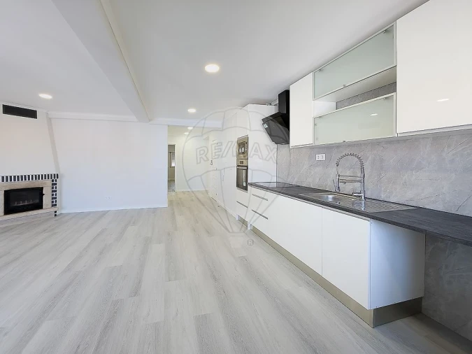 Apartamento T4 para Venda em Amora Foto 20