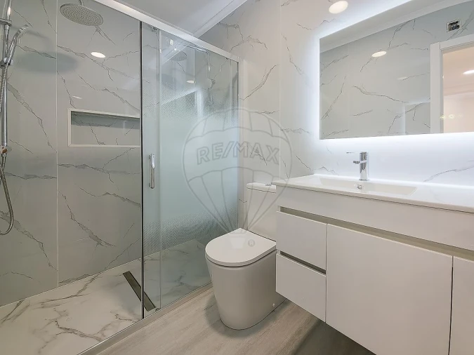Apartamento T4 para Venda em Amora Foto 7
