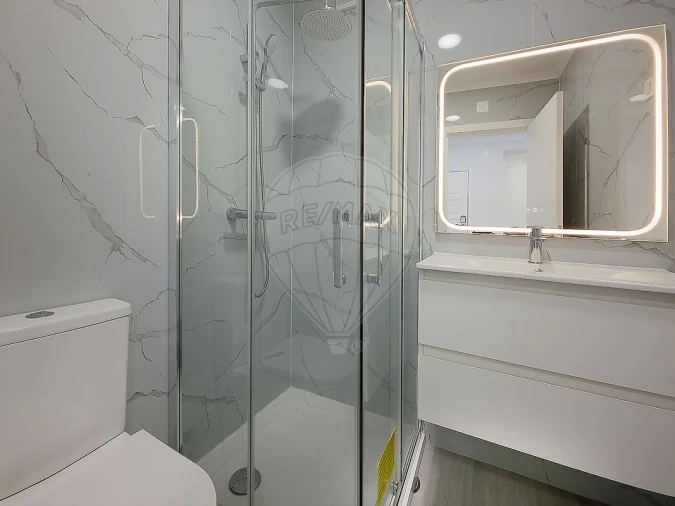 Apartamento T4 para Venda em Amora Foto 23