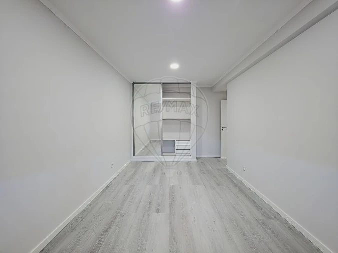 Apartamento T4 para Venda em Amora Foto 22