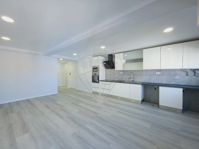Apartamento T4 para Venda em Amora Foto 19