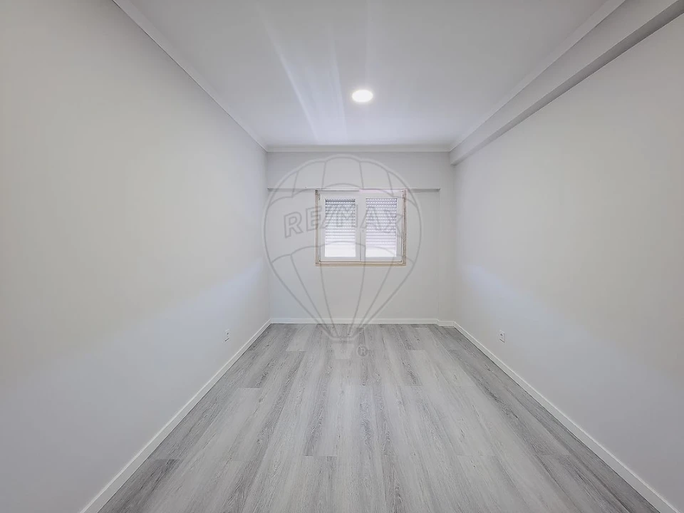 Apartamento T4 para Venda em Amora Foto 13