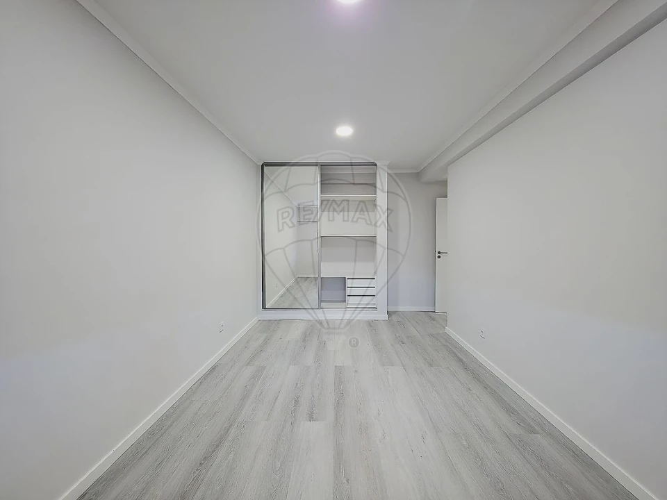 Apartamento T4 para Venda em Amora Foto 22