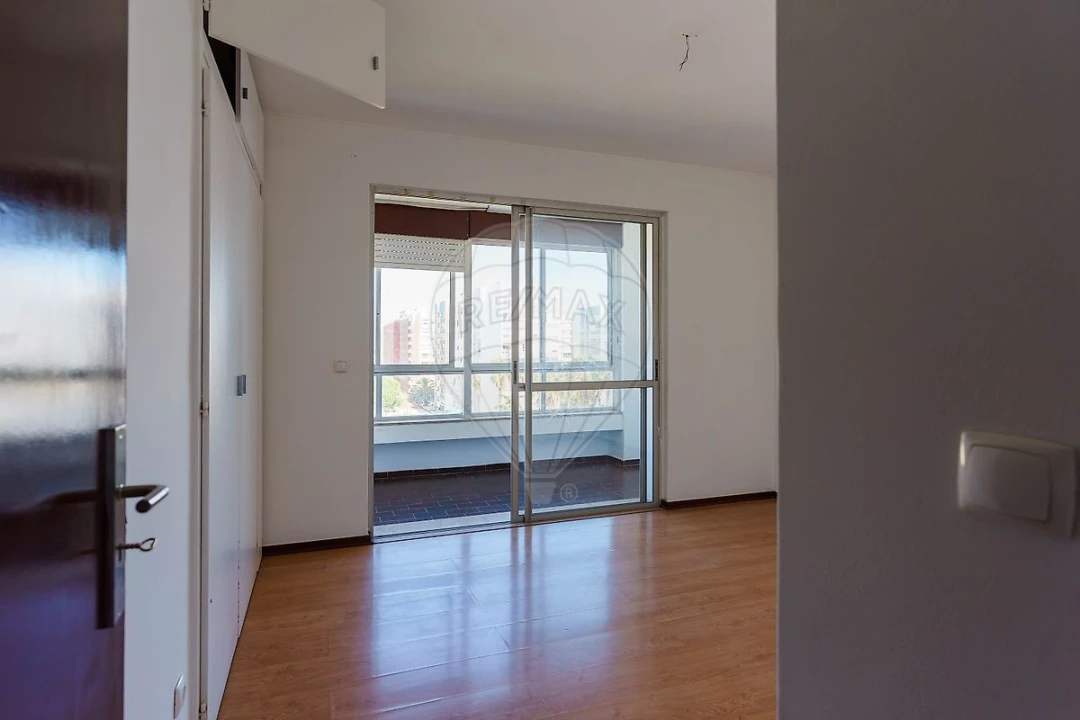 Apartamento T4 para Arrendamento em Oeiras e São Julião da Barra, Paço de Arcos e Caxias Foto 22