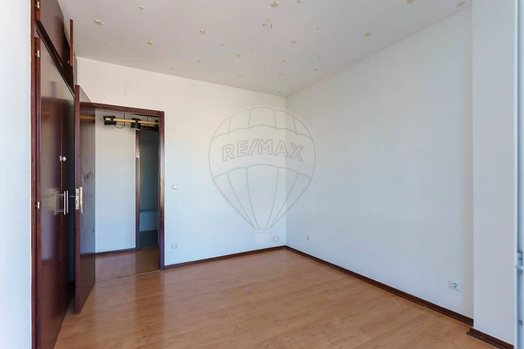 Apartamento T4 para Arrendamento em Oeiras e São Julião da Barra, Paço de Arcos e Caxias Foto 35