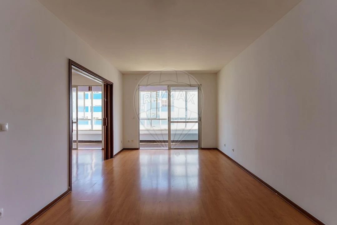 Apartamento T4 para Arrendamento em Oeiras e São Julião da Barra, Paço de Arcos e Caxias Foto 3