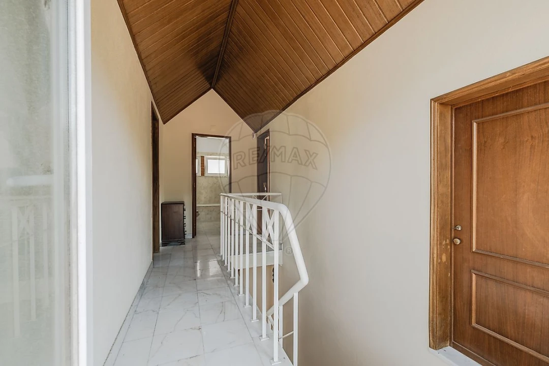 Moradia T4 para Venda em Santa Maria e São Miguel, São Martinho, São Pedro Penaferrim Foto 15