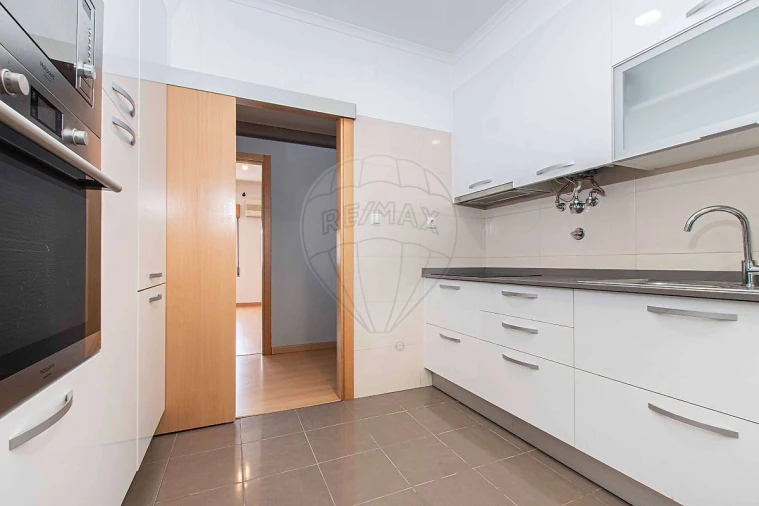 Apartamento T2 para Venda em Castanheira do Ribatejo e Cachoeiras Foto 3