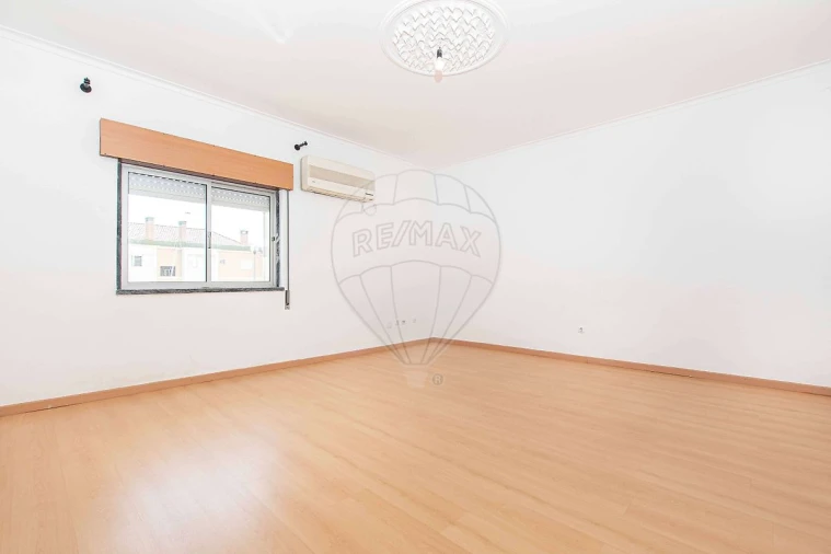 Apartamento T2 para Venda em Castanheira do Ribatejo e Cachoeiras Foto 6