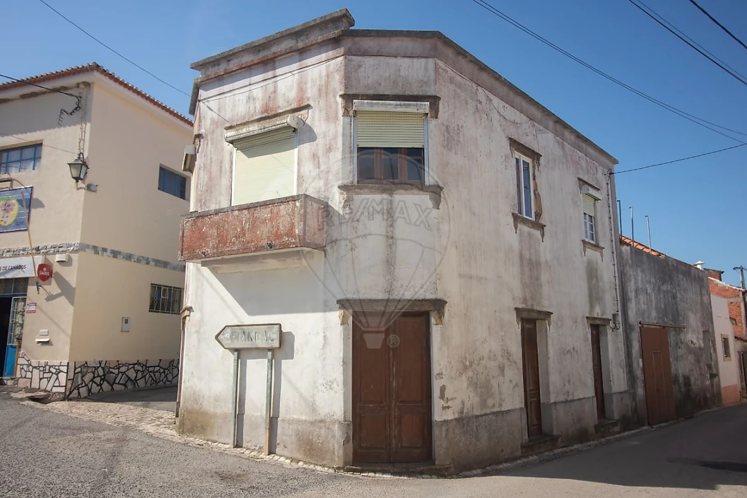 Moradia T4 para Venda em Meca Foto 1