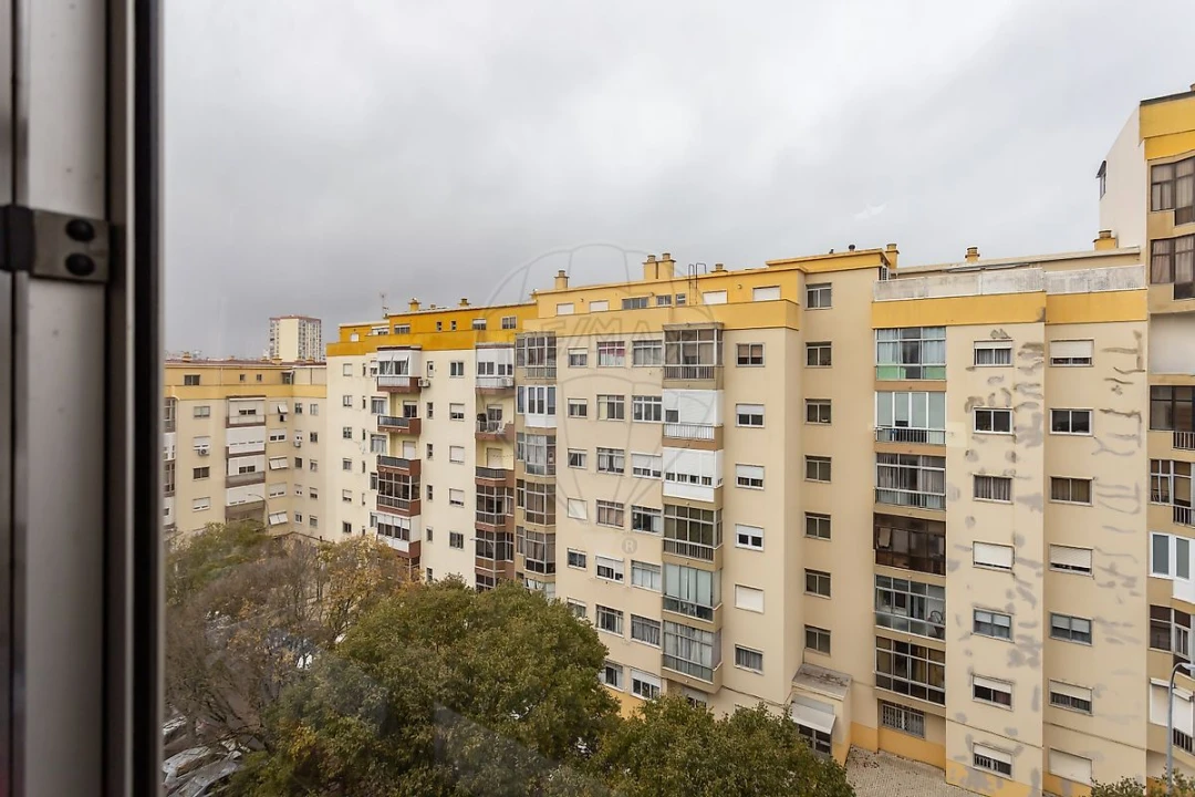 Apartamento T1 para Venda em Águas Livres Foto 5