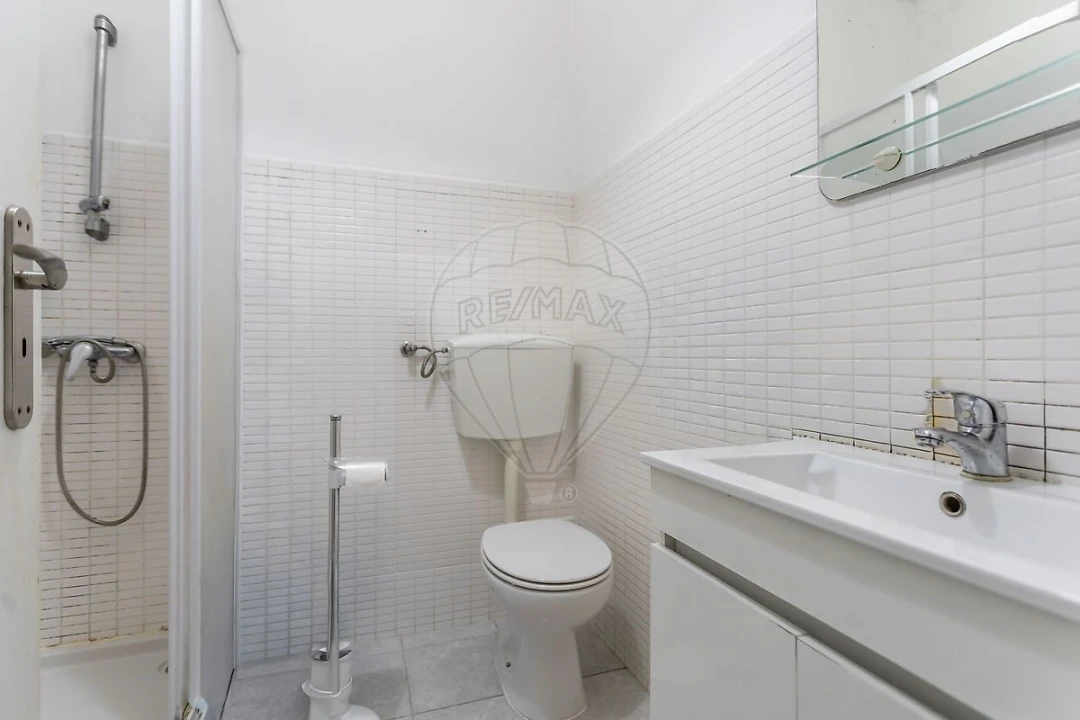 Apartamento T1 para Venda em Águas Livres Foto 11