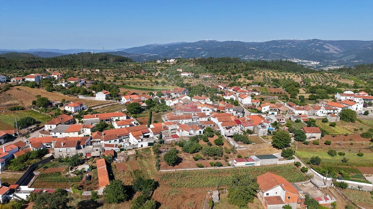 Moradia T4 para Venda em São Miguel, Santa Eufémia e Rabaçal Foto 6