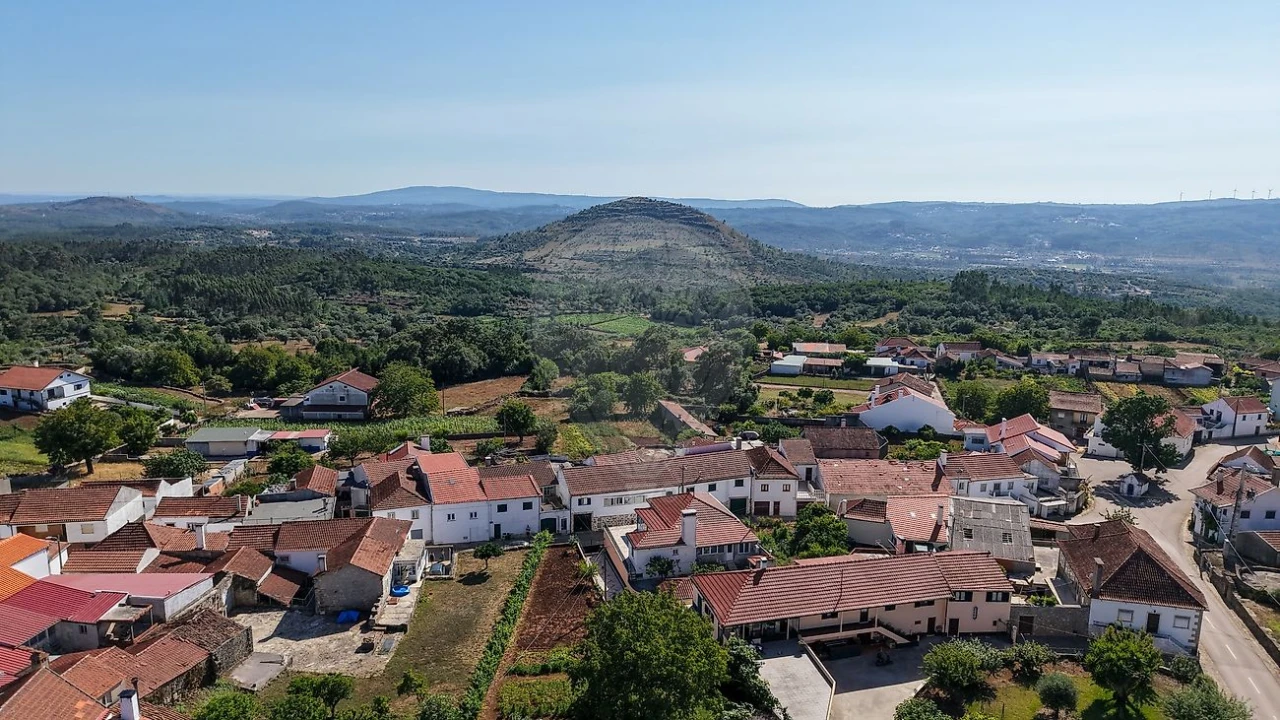 Moradia T4 para Venda em São Miguel, Santa Eufémia e Rabaçal Foto 4