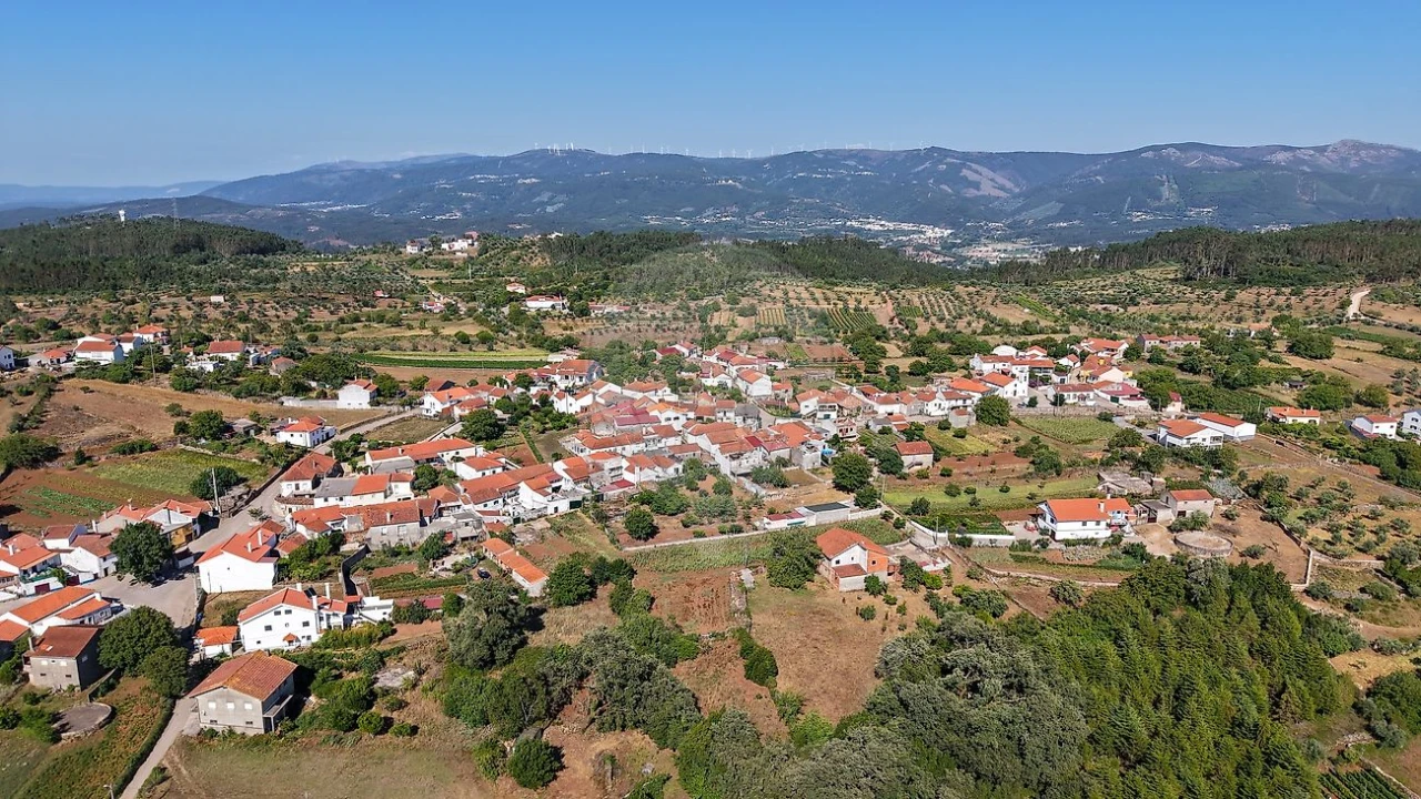 Moradia T4 para Venda em São Miguel, Santa Eufémia e Rabaçal Foto 7