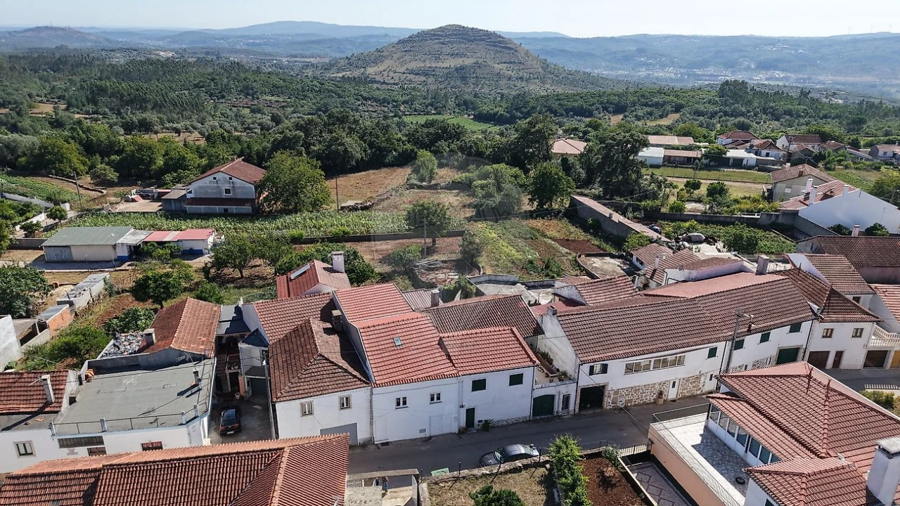 Moradia T4 para Venda em São Miguel, Santa Eufémia e Rabaçal Foto 2