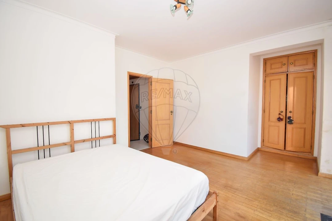Apartamento T1 para Venda em Rio de Mouro Foto 20