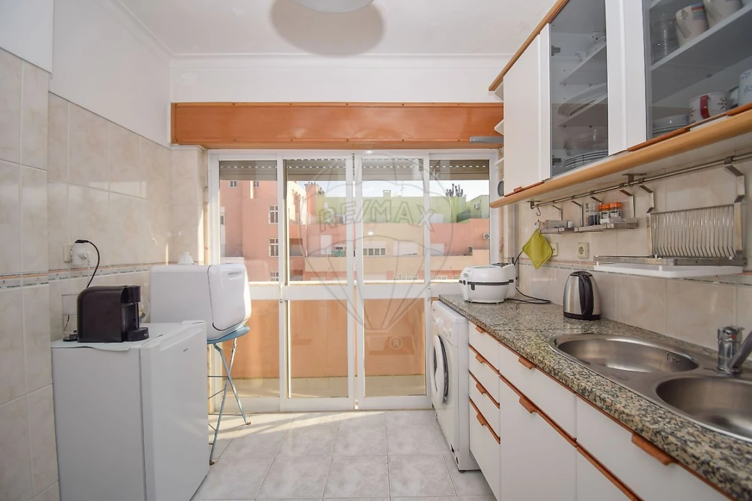 Apartamento T1 para Venda em Rio de Mouro Foto 4