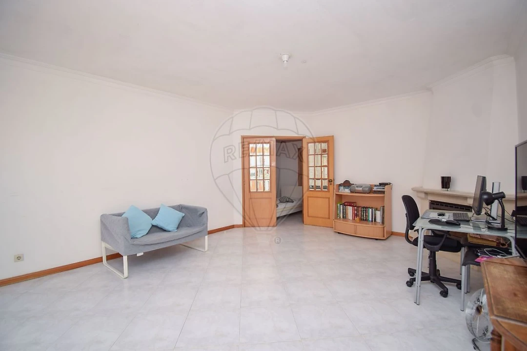 Apartamento T1 para Venda em Rio de Mouro Foto 10