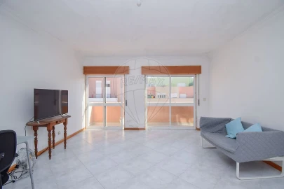Apartamento T1 para Venda em Rio de Mouro