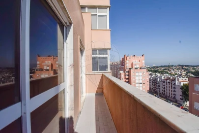 Apartamento T1 para Venda em Rio de Mouro
