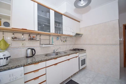 Apartamento T1 para Venda em Rio de Mouro