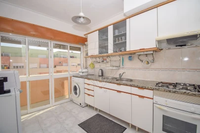 Apartamento T1 para Venda em Rio de Mouro