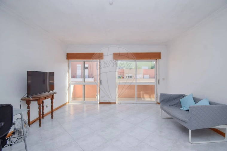 Apartamento T1 para Venda em Rio de Mouro Foto 19