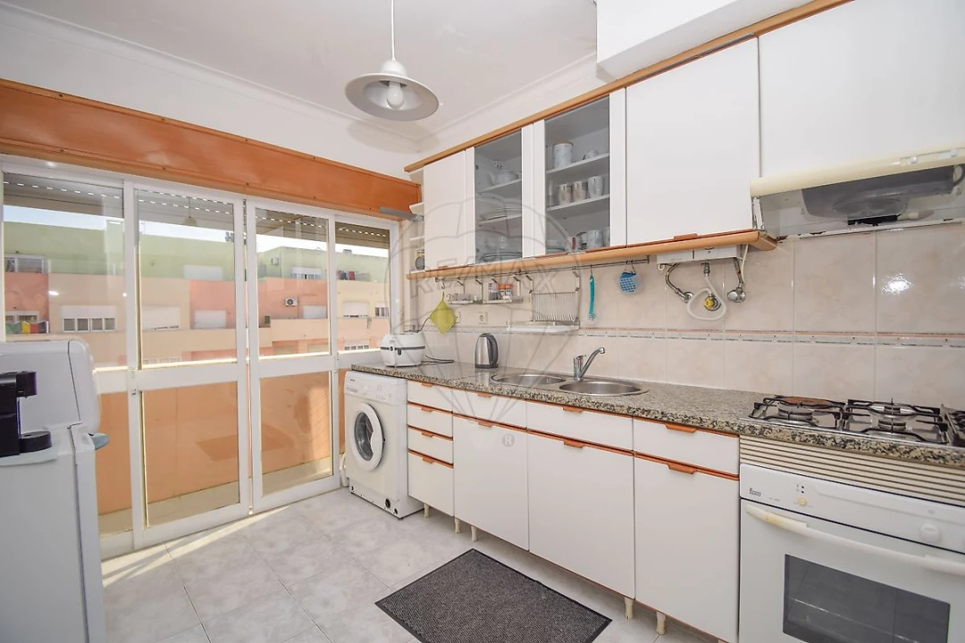 Apartamento T1 para Venda em Rio de Mouro Foto 18