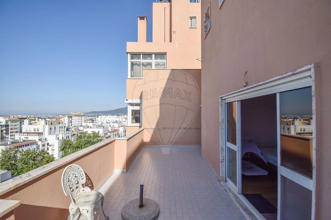 Apartamento T1 para Venda em Rio de Mouro Foto 12